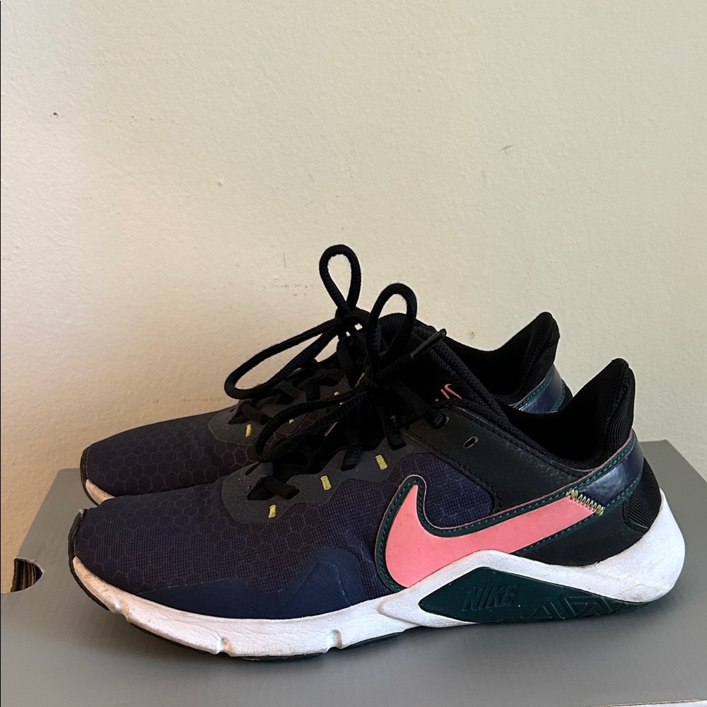 Women’s Nike Training Shoe Size 7.5
